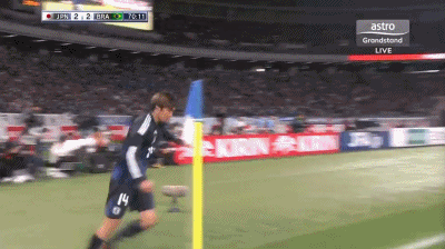 日本队曾在, 脚把球直接